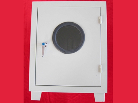 儀表(biao)保溫(wen)箱